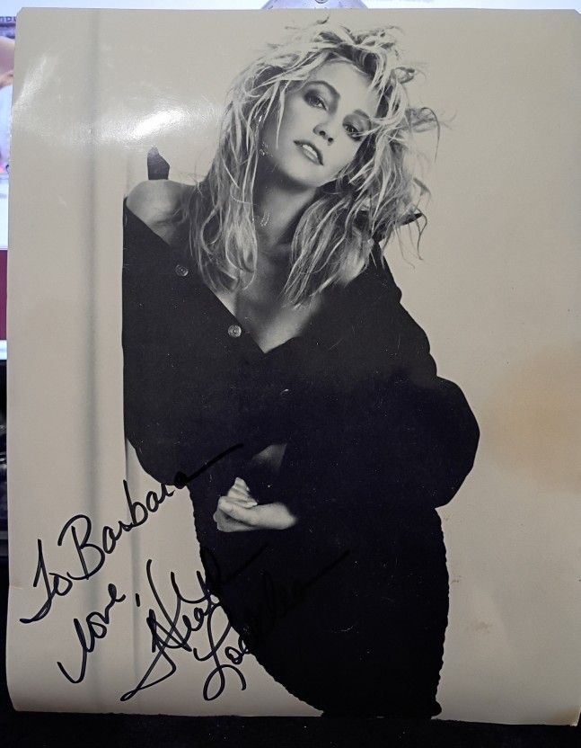 Heather Locklear Autograph 8 x 11 Photo