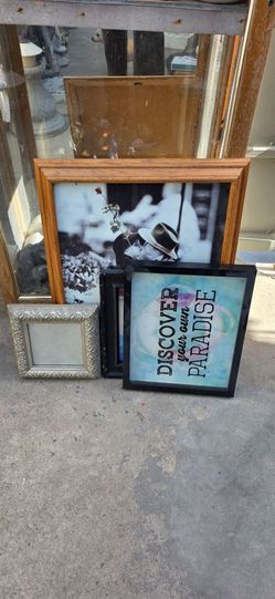 Free frames wall decor