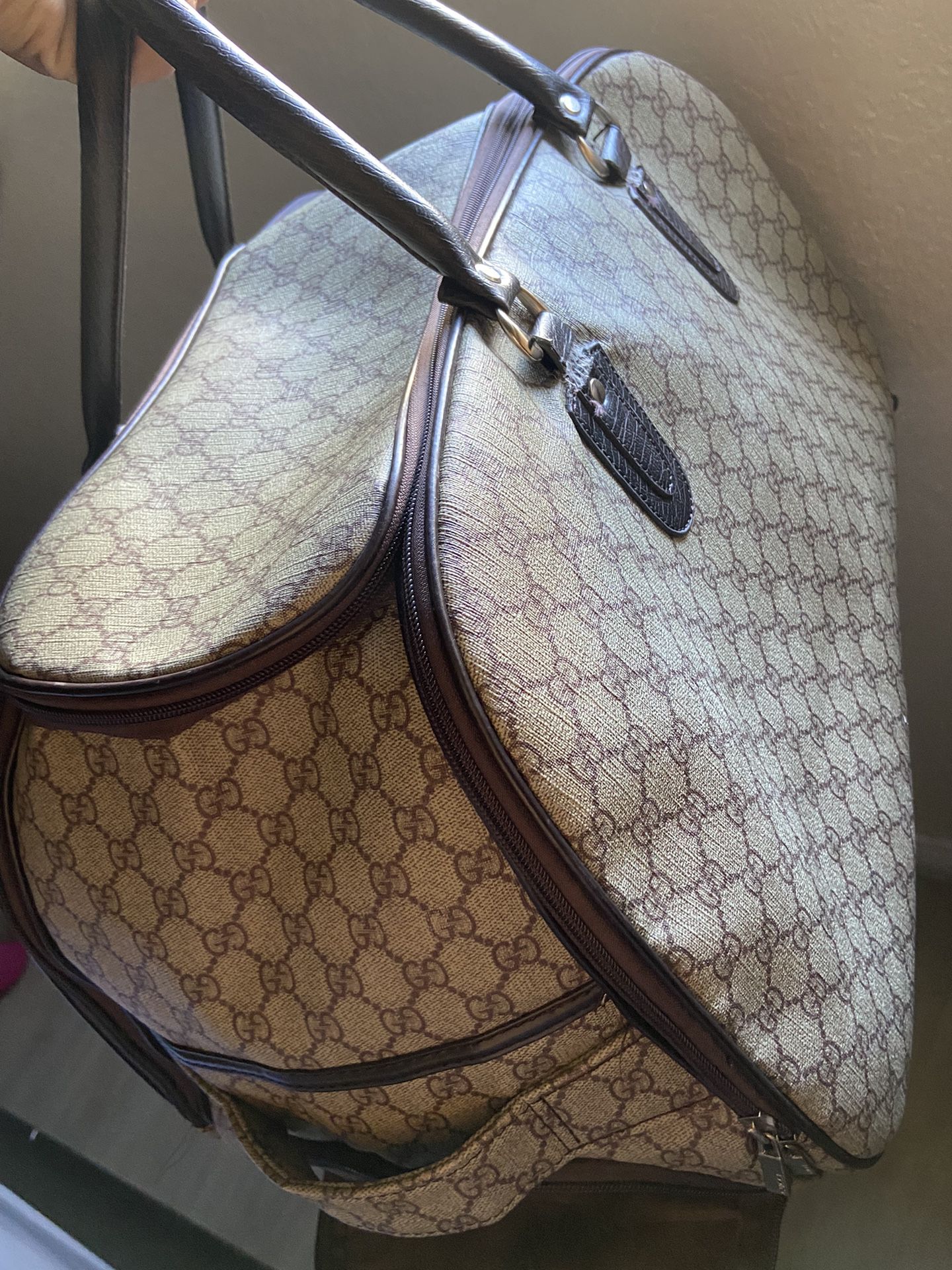 Gucci Duffle Bags for sale