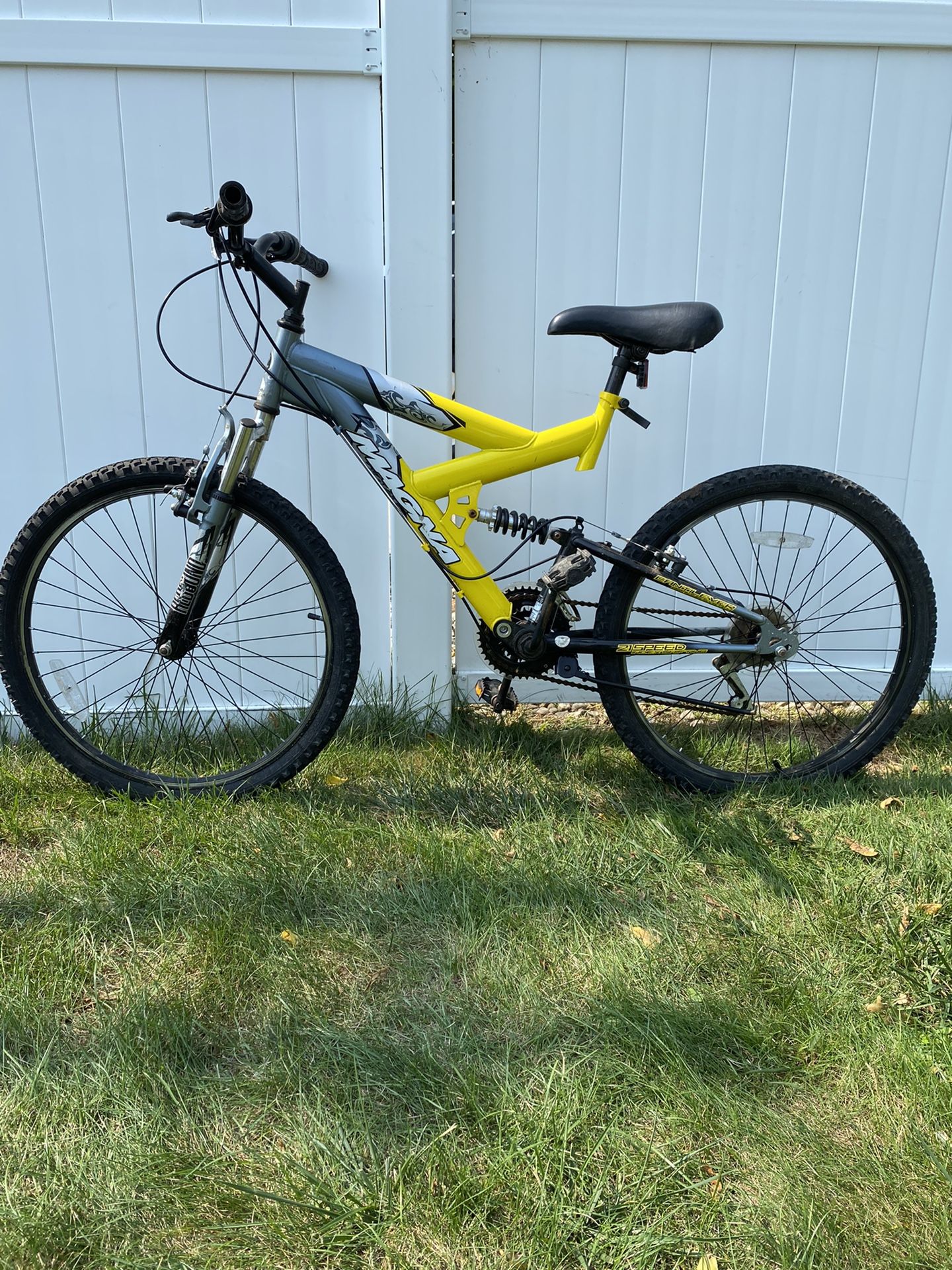 Magna mountain bike