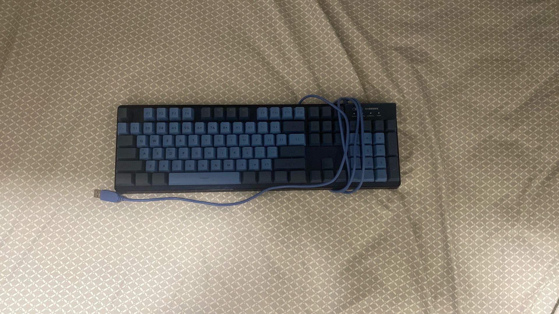 Blue MAGEGEE Keyboard 