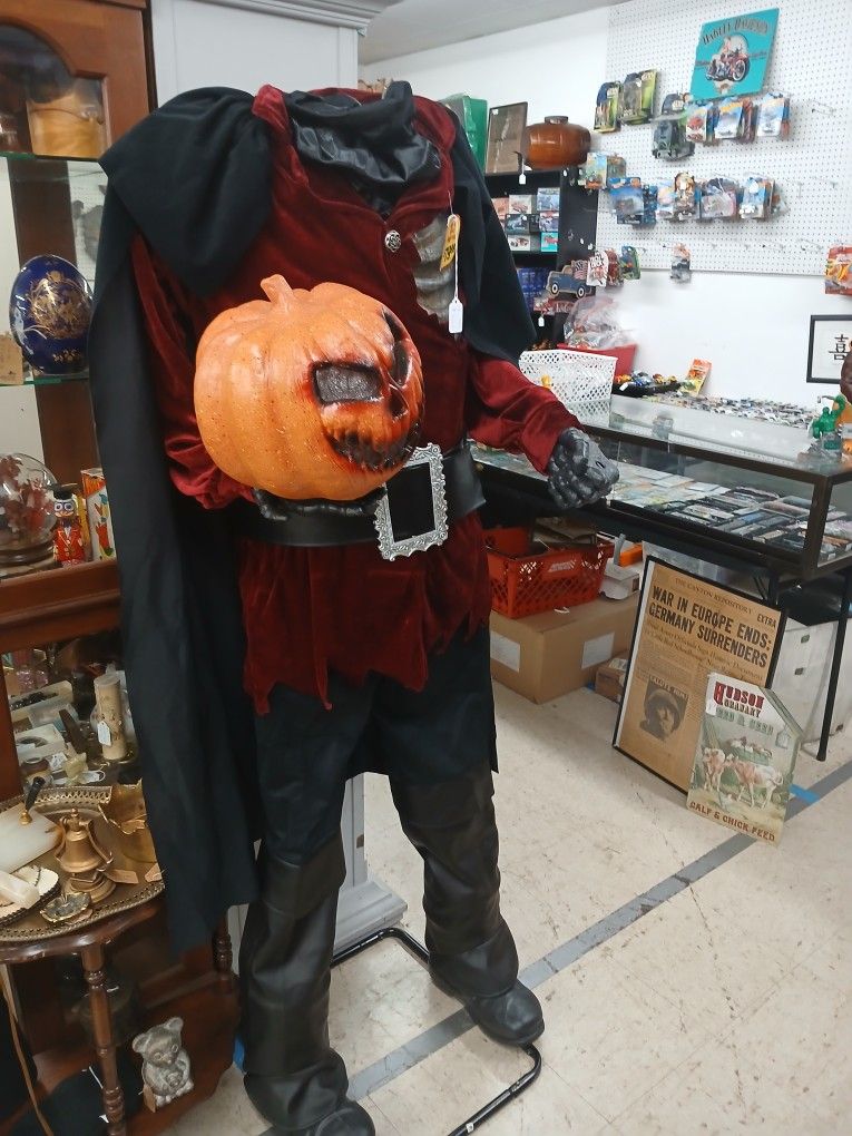 Halloween, Furniture ,Pokémon, Videos Games