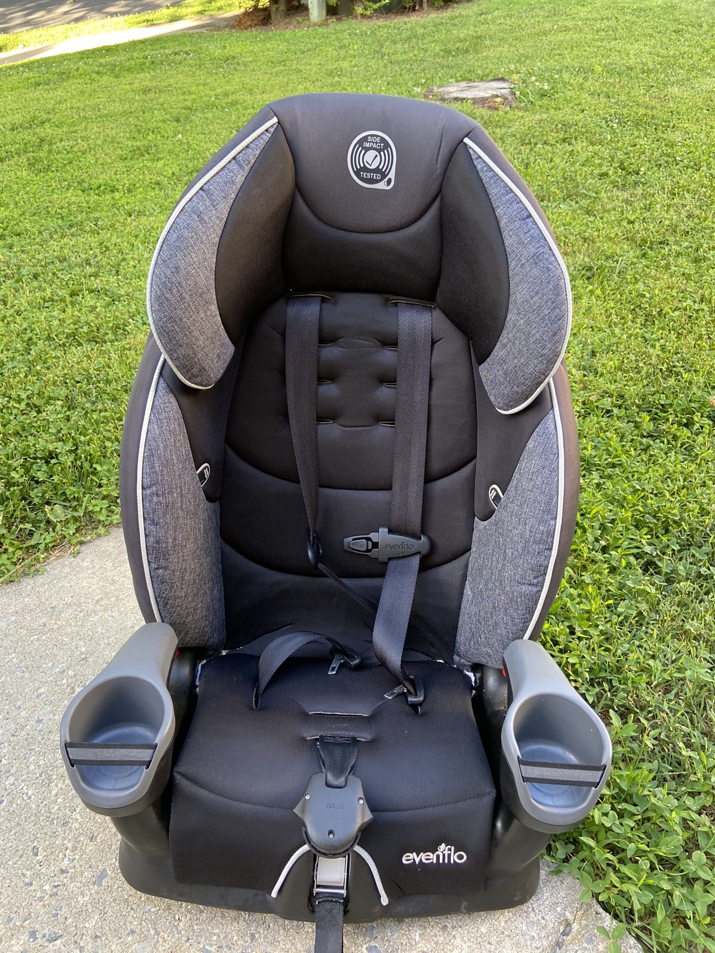 Evenflo advanced chase Booster car seat