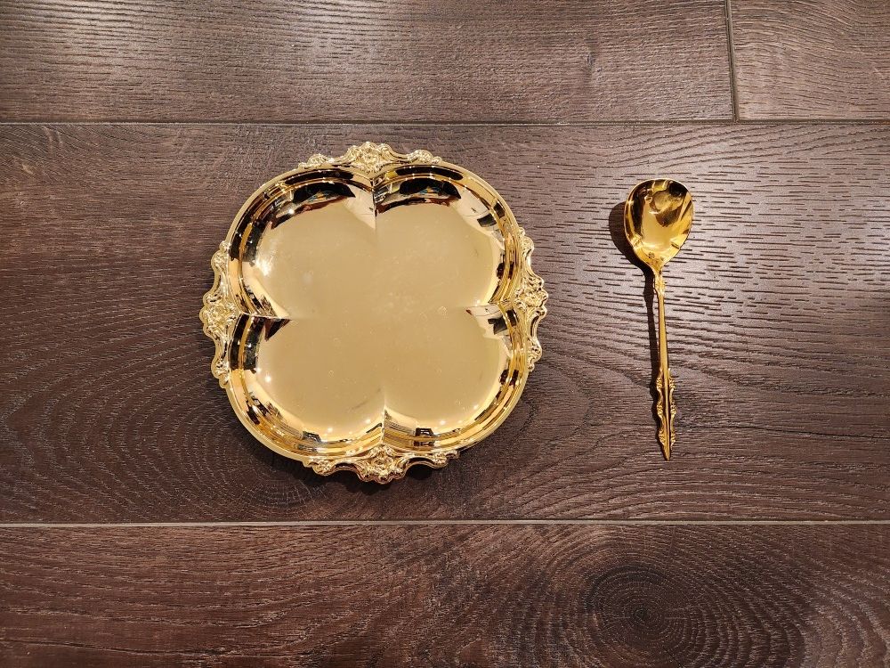 vintage International Silver Company 23KT  Gold electroplated clover-shaped dish and a matching serving spoon. 