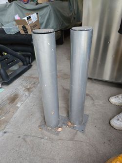 2 heavy duty table legs - free