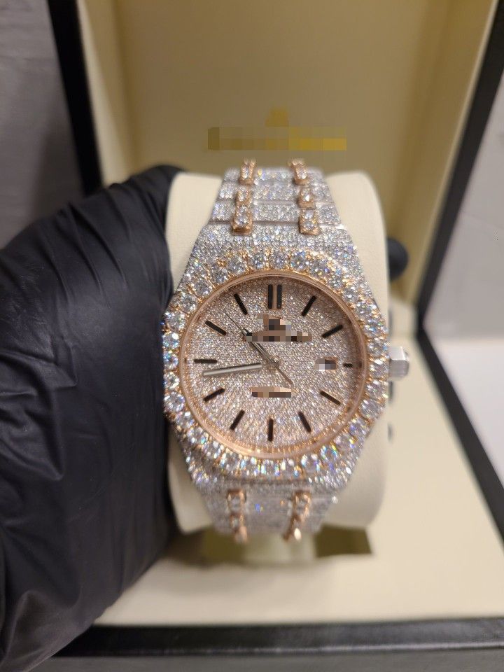 VVS Luxury Watch