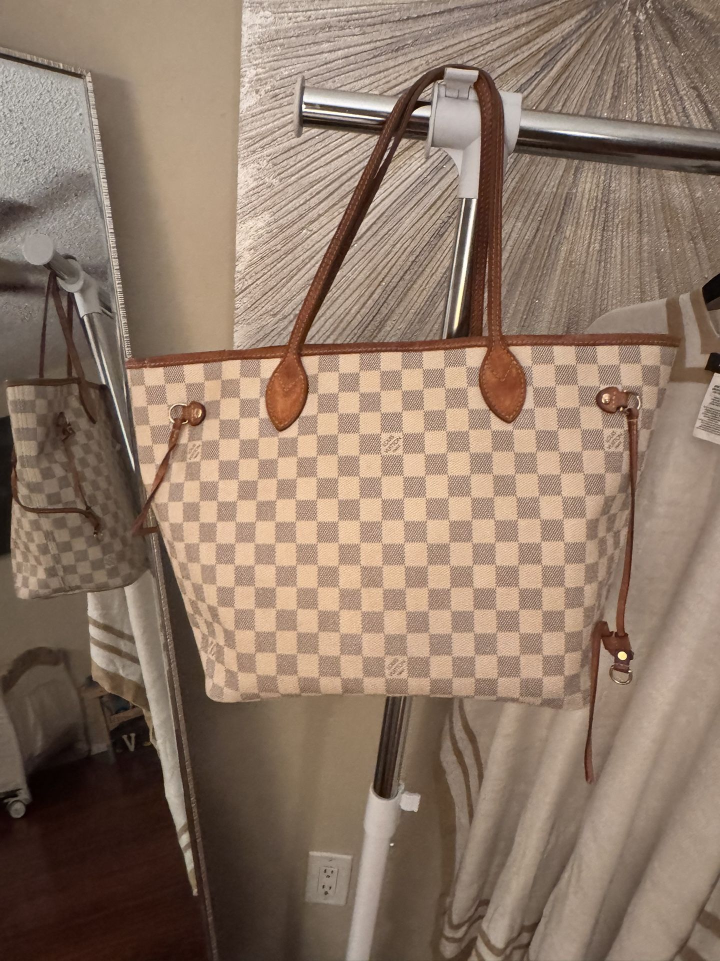 Louis Vuitton Neverfull MM tote. Damier Azur