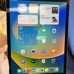 Apple iPad Pro (12.9") 32GB Space Gray Wi-Fi ML0F2LL/A. OS version 16.7.14