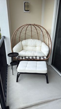 Couple Egg Chair Set and side Table