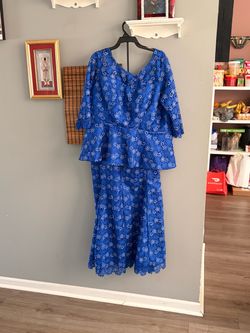 AMAZING GORGEOUS WOMENS FORMAL SKIRT AND BLOUSE IN A ROYAL BLUE PLUS SIZE 20-22W IN MINT CONDITION