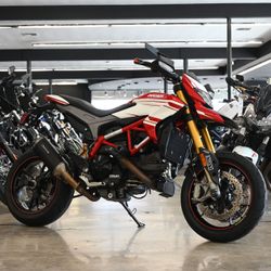 2016 DUCATI HYPERMOTARD 939 SP
