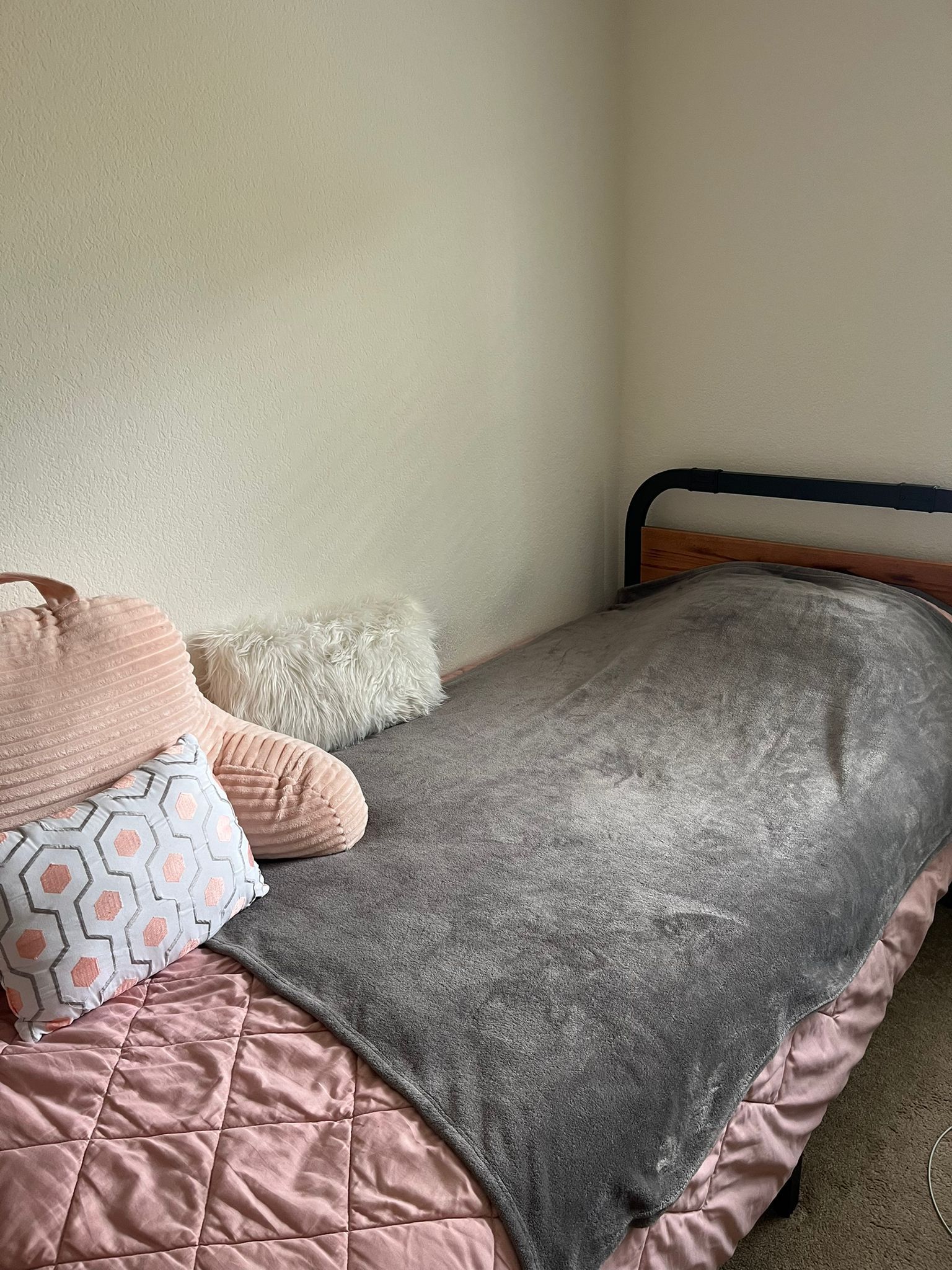 $300 - Twin XL Bed, Twin XL Mattress, Desk and Chair