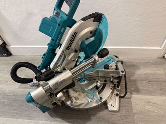 Makita
18V X2 LXT Lithium-Ion (36V) Brushless Cordless 10 in. Dual-Bevel Sliding Compound Miter Saw with Laser (Tool Only