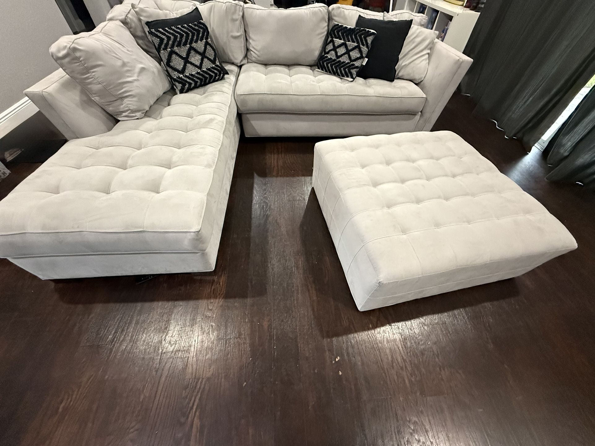 Sectional Couch And Ottoman