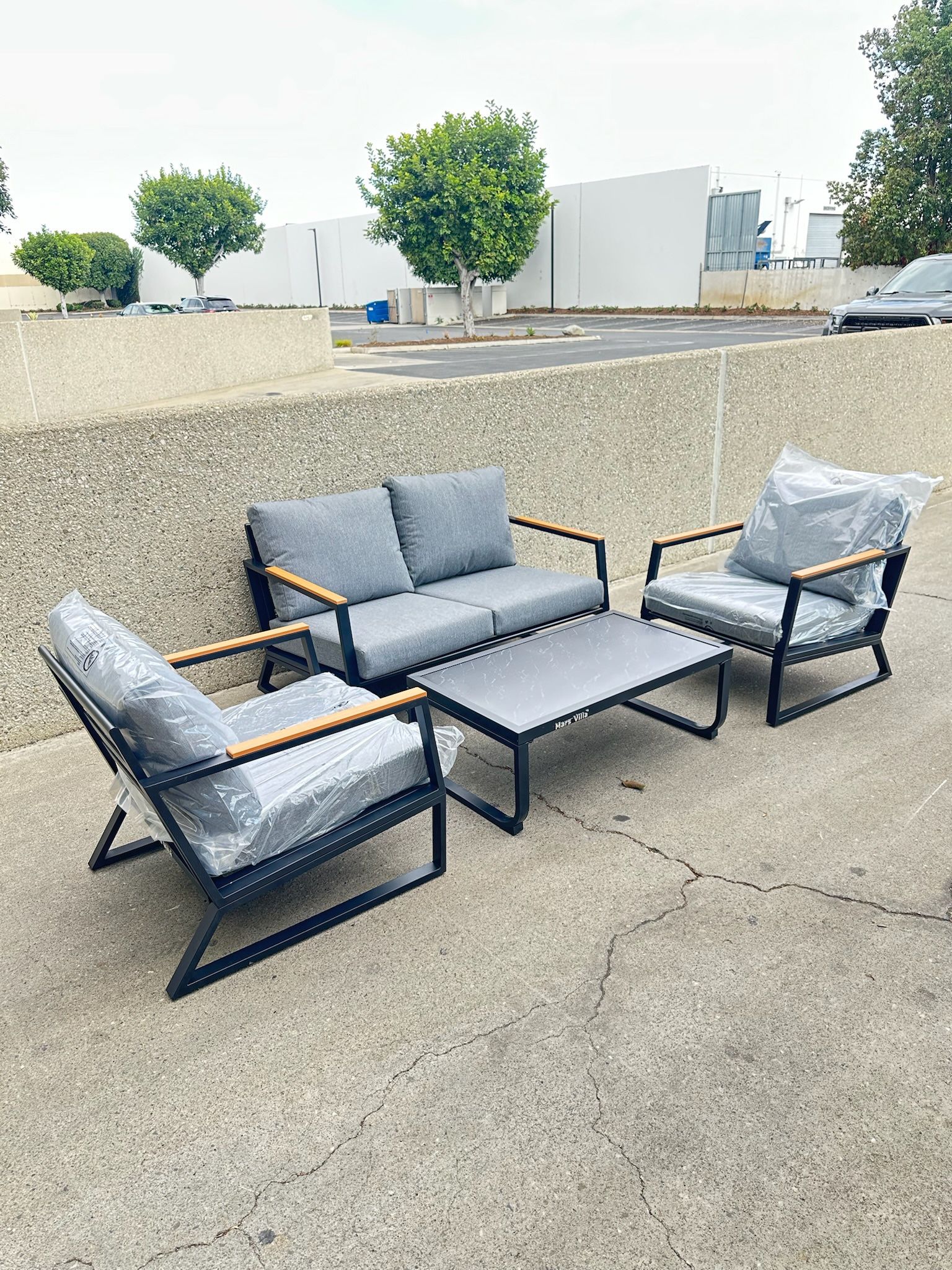 4pc outdoor Patio Furniture Set
