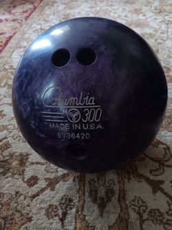 Vintage Columbia 300 Bowling Ball