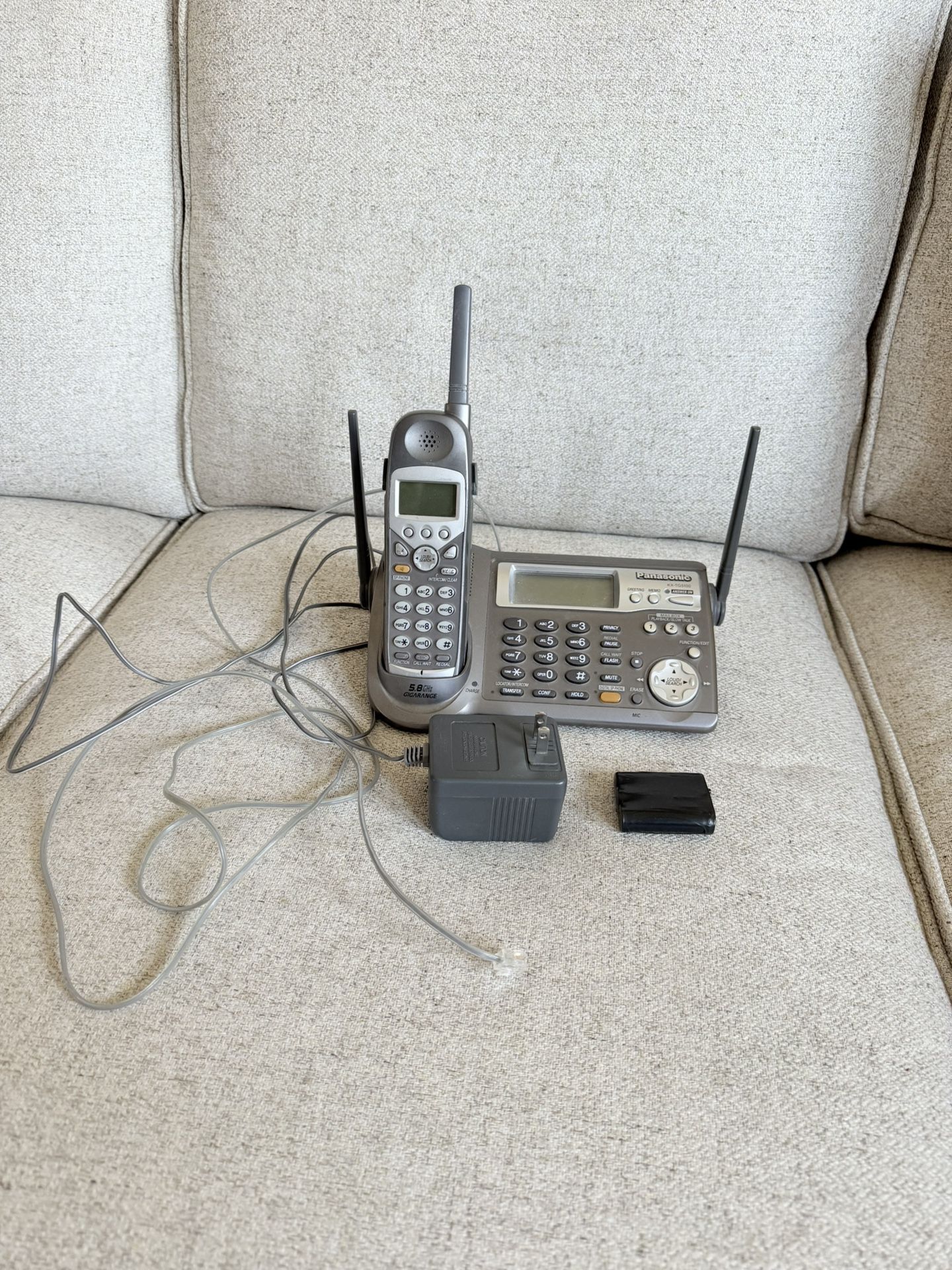 Panasonic KX-TG5100M 5.8 GHz Giga-Range DSS Expandable Cordless Phone with Digital Answering System. It allows to share the phone system's capabilitie
