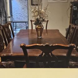 Dining Room Table/Chairs and China Cabinet