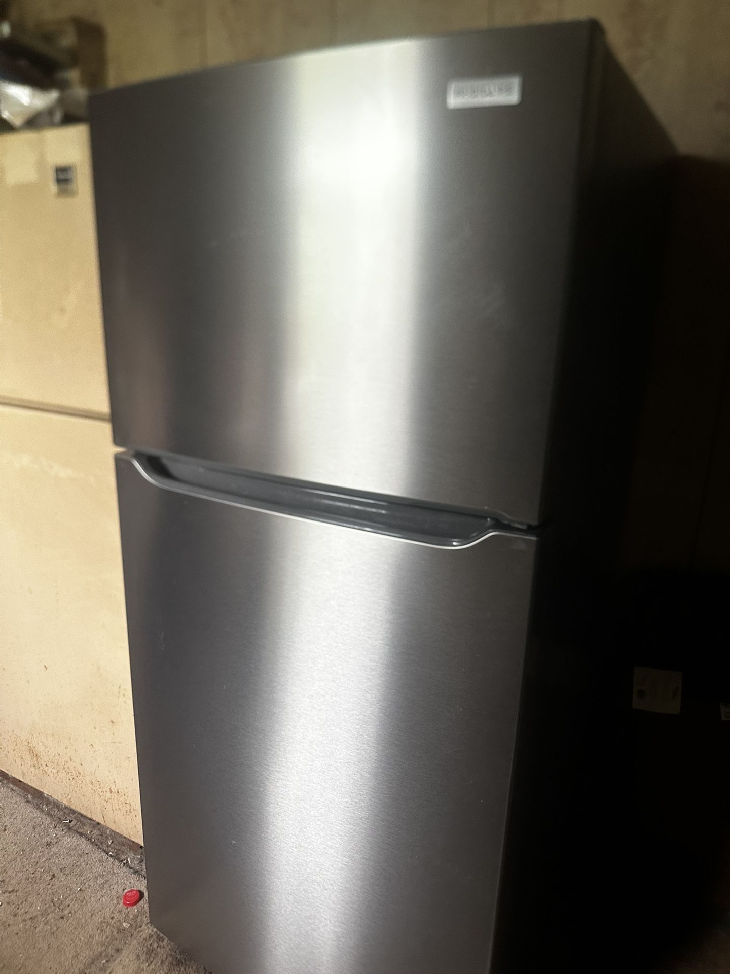 Frigidaire Stainless Steel Top Freezer Refrigerator