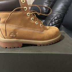 Kids Boots Size 5
