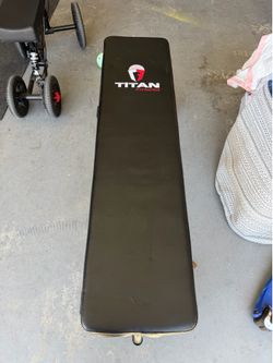 🔥 Titan flat bench with wheels 🔥