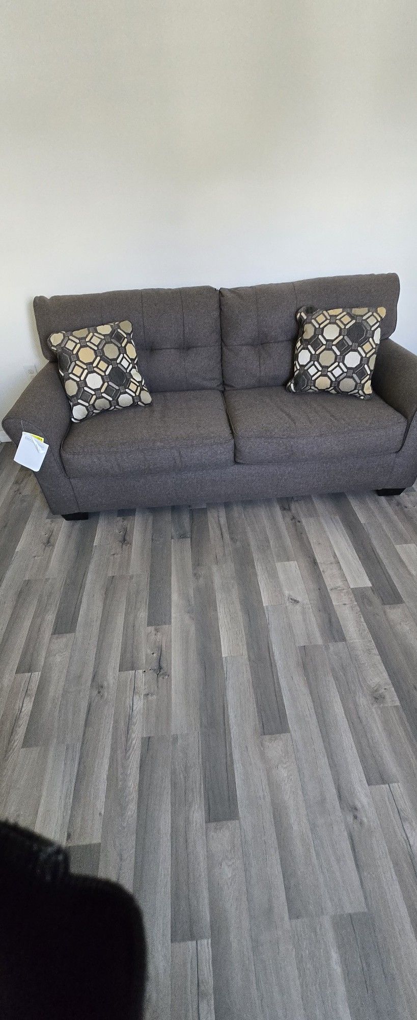 "New Like"Sleeper Sofa and loveseat w/chaise chair ( No Scammers)!