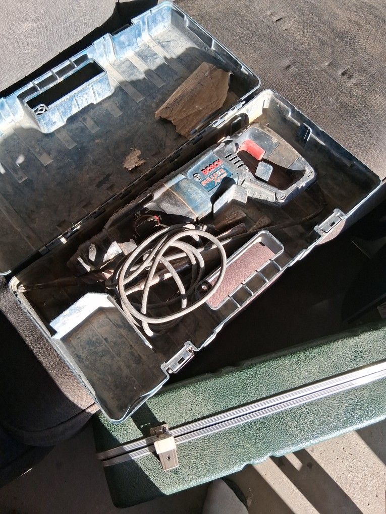 Bosch Rotary hammer drill.corded
