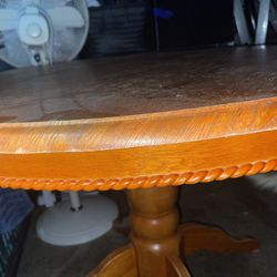 Circle Table With Chairs 