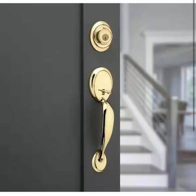 Kwikset Dakota Polished Brass Single Cylinder Door Handleset with Tylo Door Knob Featuring SmartKey Security