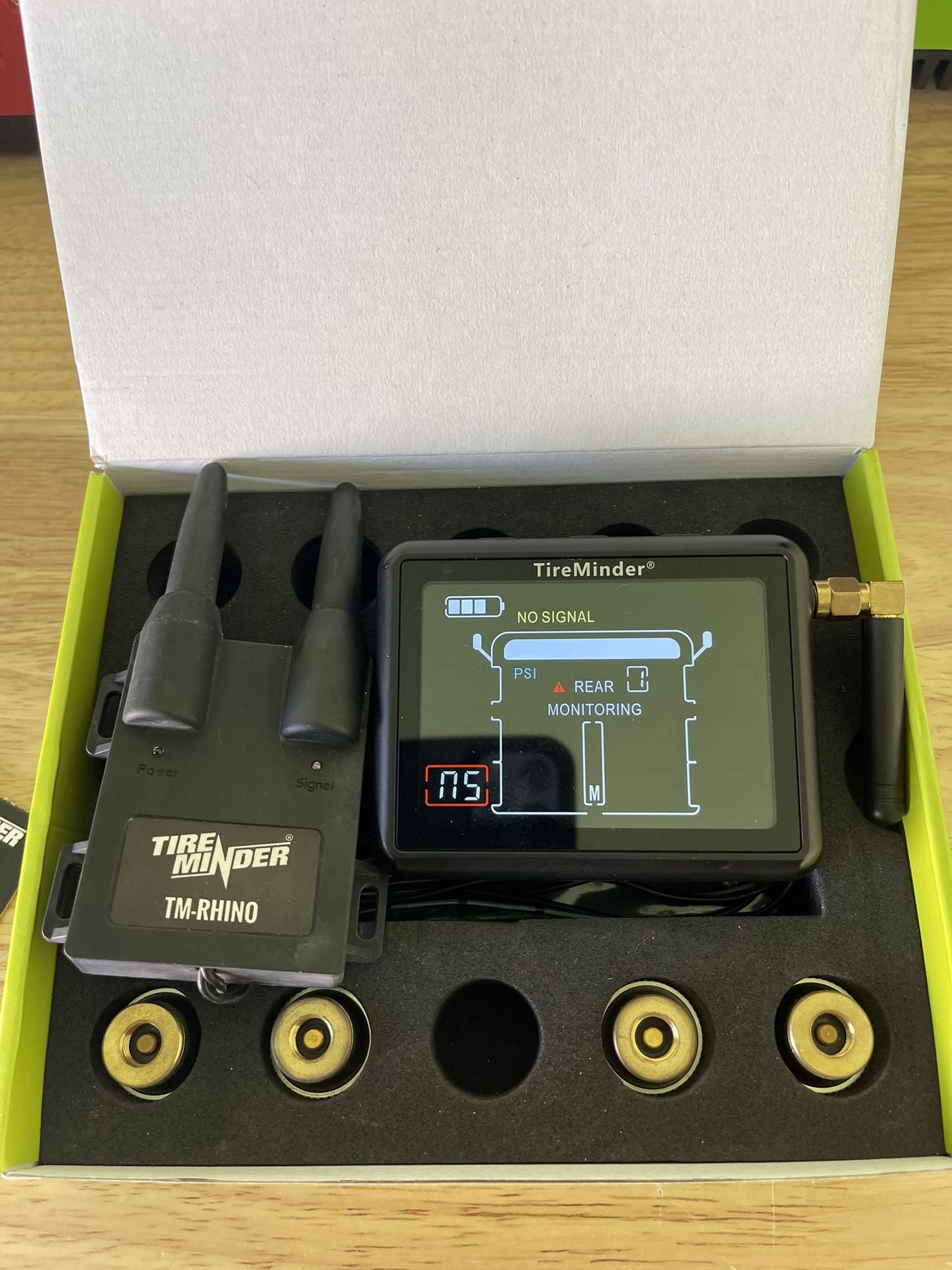 TireMinder i10 RV TPMS with 4 Transmitters