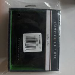 Tommy Hilfiger Men’s Leather Wallet - Bifold Style - New in Box - Black