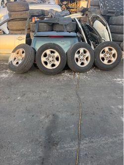 2004 Toyota Highlander OEM Wheels 225/70/16 $350