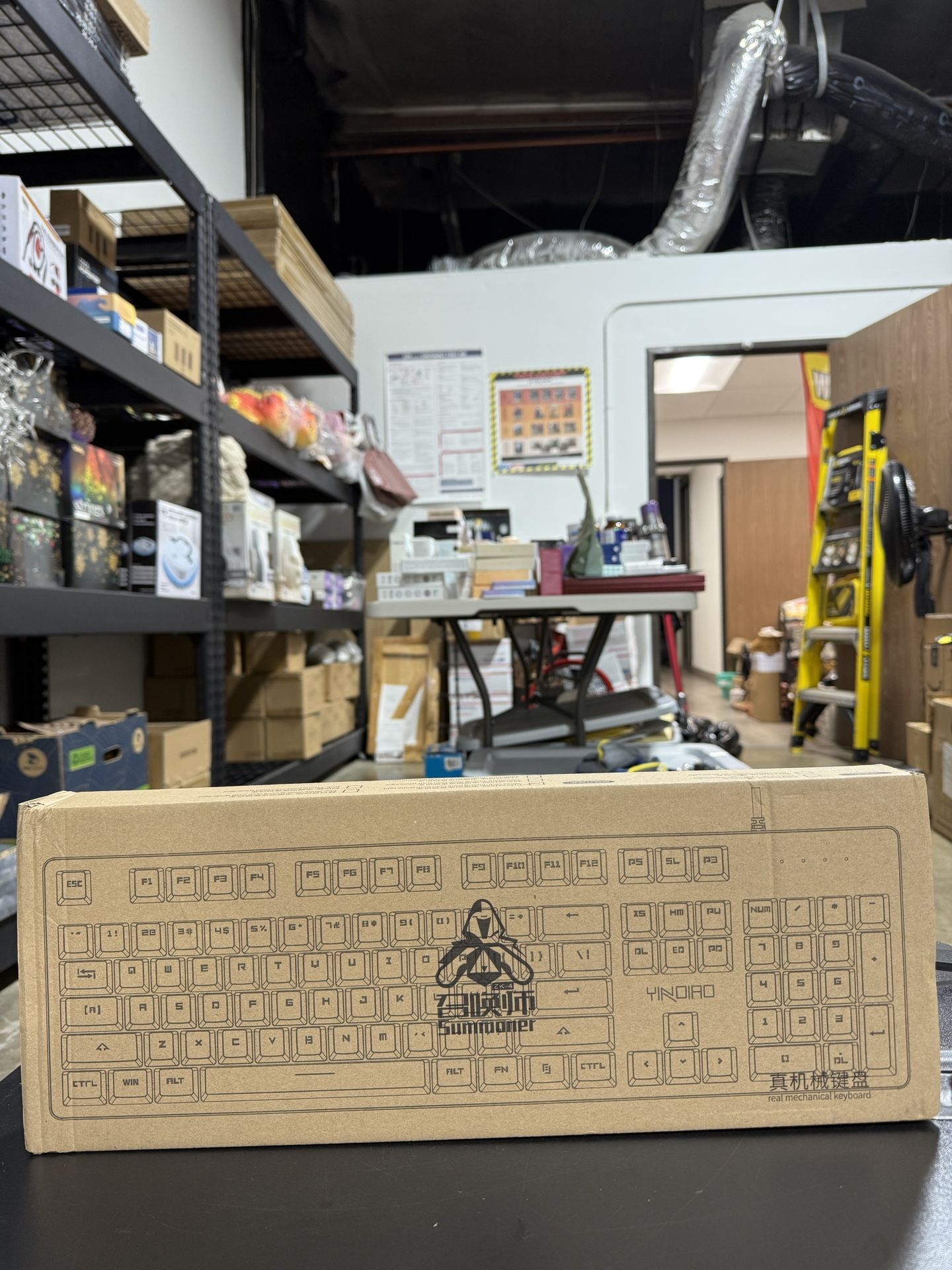 YINDIAO ZK4 Type-writer Style Mechanical Gaming Keyboard (pink)