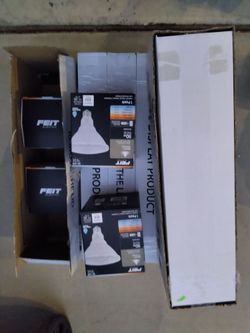 Feit Electric LED BR40 Light Bulbs – Lot of 4