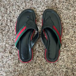 GUCCI FLIP FLOPS 9 1/2