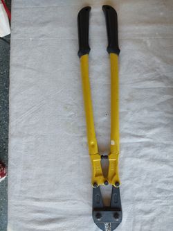 24-Inch Bolt Cutter / Heavy Duty Cutting Tool