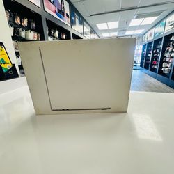 13 inch MacBook Air with Apple m3 chip