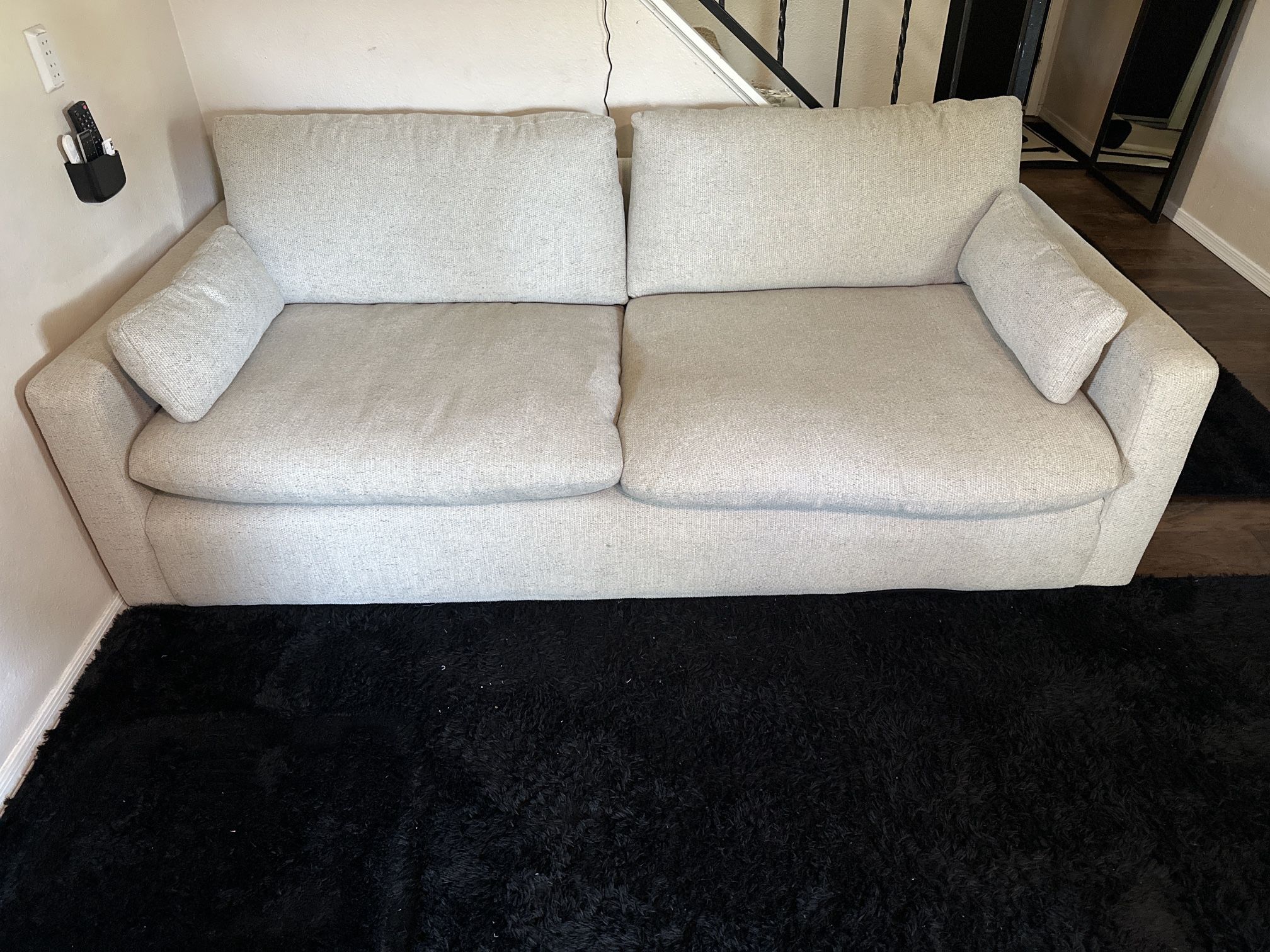 ✨ Modern Light Beige Sofa – Ultra Comfortable & Stylish – Gently Used! ✨