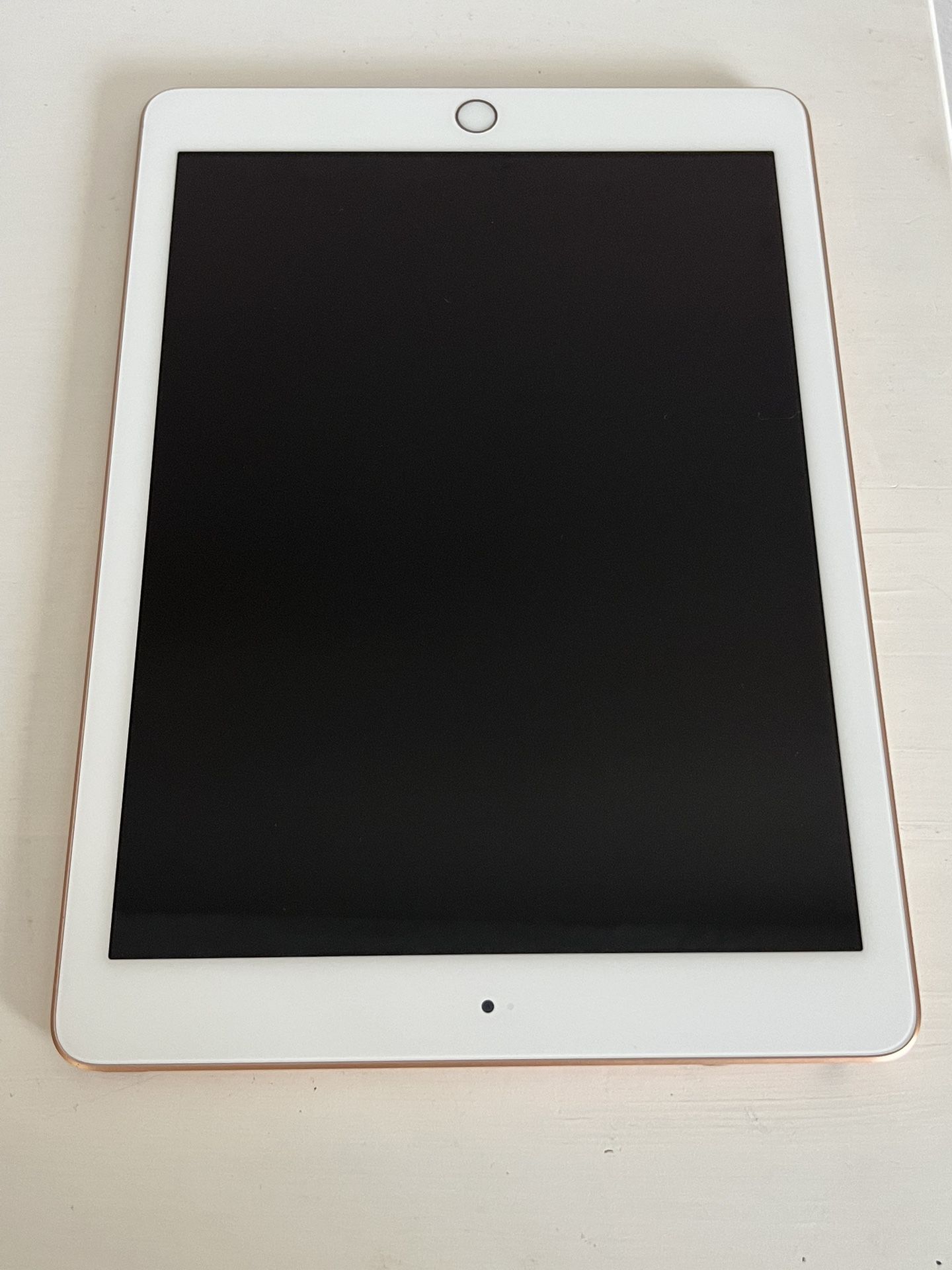 Apple - iPad 6th gen with Wi-Fi - 32GB - Gold for Sale in Medley, FL