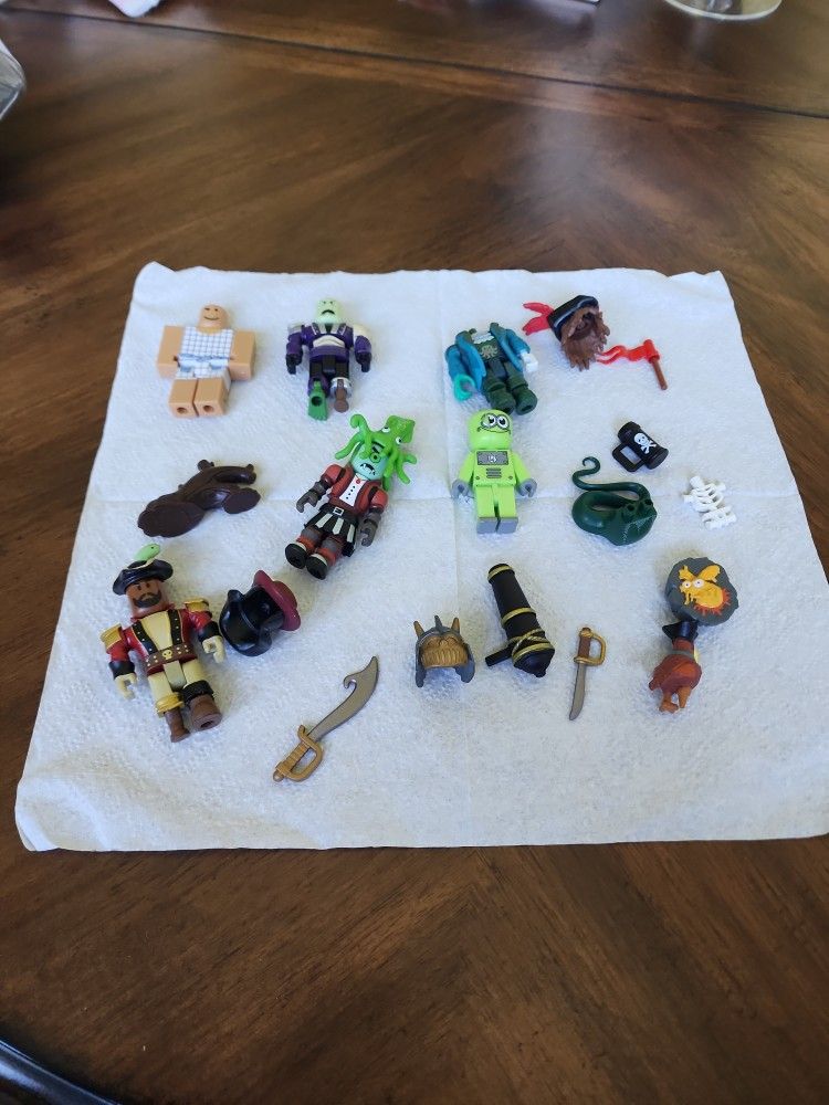 Roblox Pirate Showdown - Incomplete Set