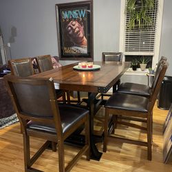 Bar Hight Dining Room Table + Chairs 
