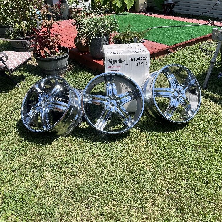 For Sale- SET Of 4, 5-star 22 Inch Chrome Rims= $550.000 for Sale in ...