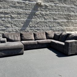 Ashley Ballinasloe Sectional Sofa Set (Retail $1,650)- Delivery Available!