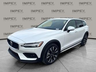2025 Volvo V60 Cross Country