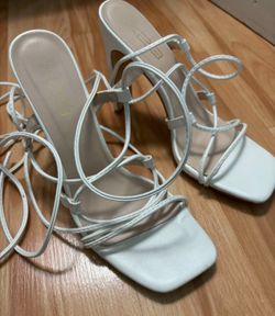 White lace up heels Size 8