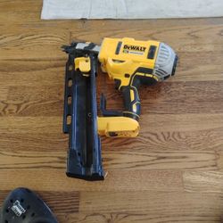 20-Volt 21° Cordless Framing Nailer Kit with 5.0 Ah Lithium-Ion Battery and Charger
by

DEWALT
