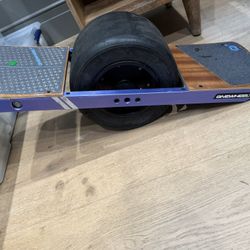 Onewheel+ electric board in Fantastic condition. 