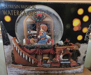 Polyresin Musical Waterglobe 
