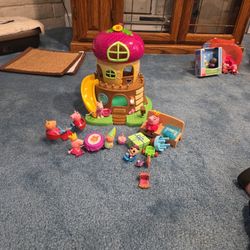 PRPPA PIG TOY WITH LIGHT UP TREE HOUSE, CHARACTERS FURNITURE SEE DESCRIPTION 