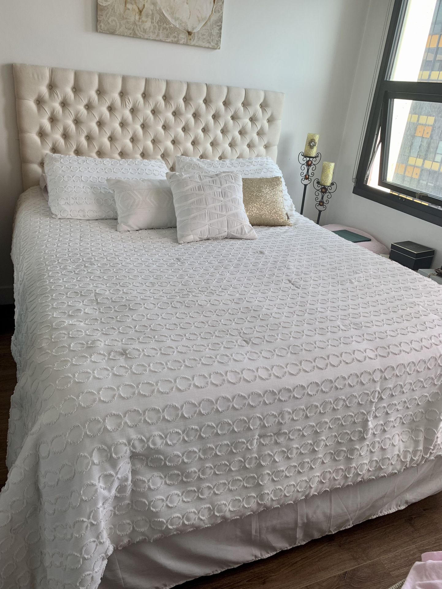 Queen Bed With Mattress Frame And Headboard